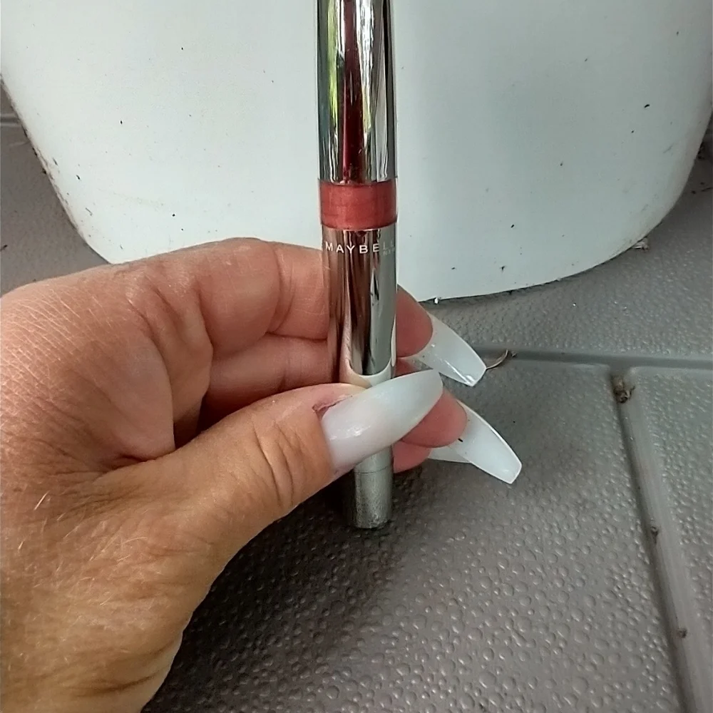 Women's Maybelline shine seduction glossy lipcolor
